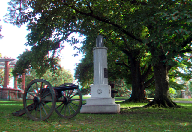 An interesting monument and cannon